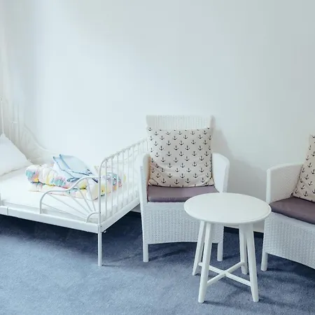 Mien Tied An Deck Heiligenhafen