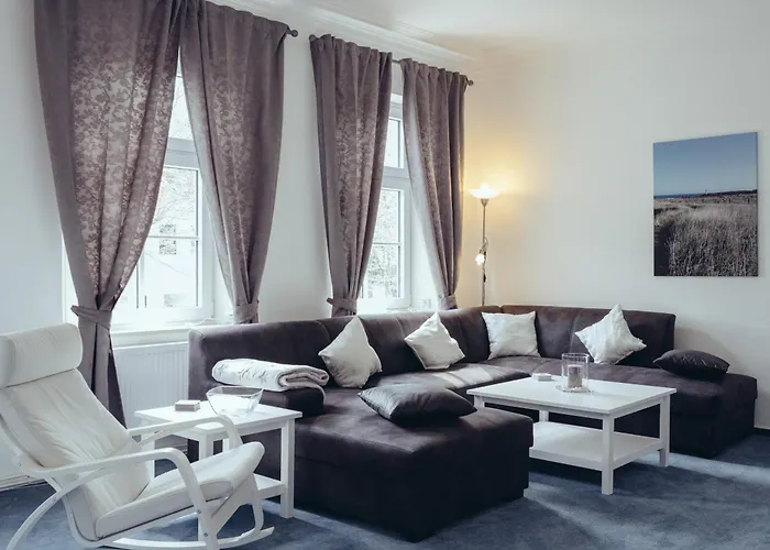 Mien Tied An Deck * Heiligenhafen